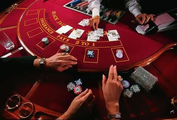Ilustrasi metode pembayaran Rupiah dan verifikasi akun di luna4d